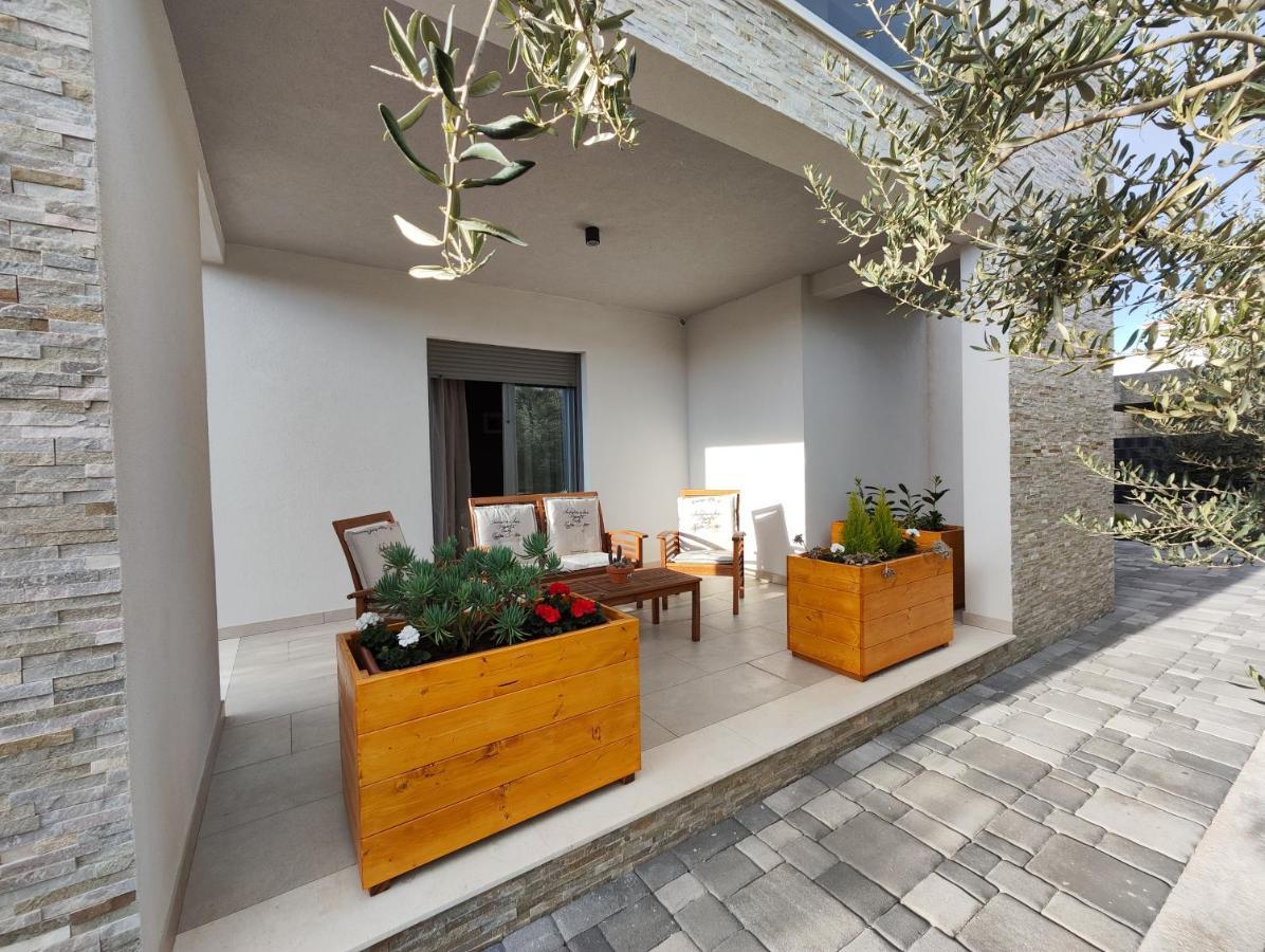 Olives Garden Apartman *